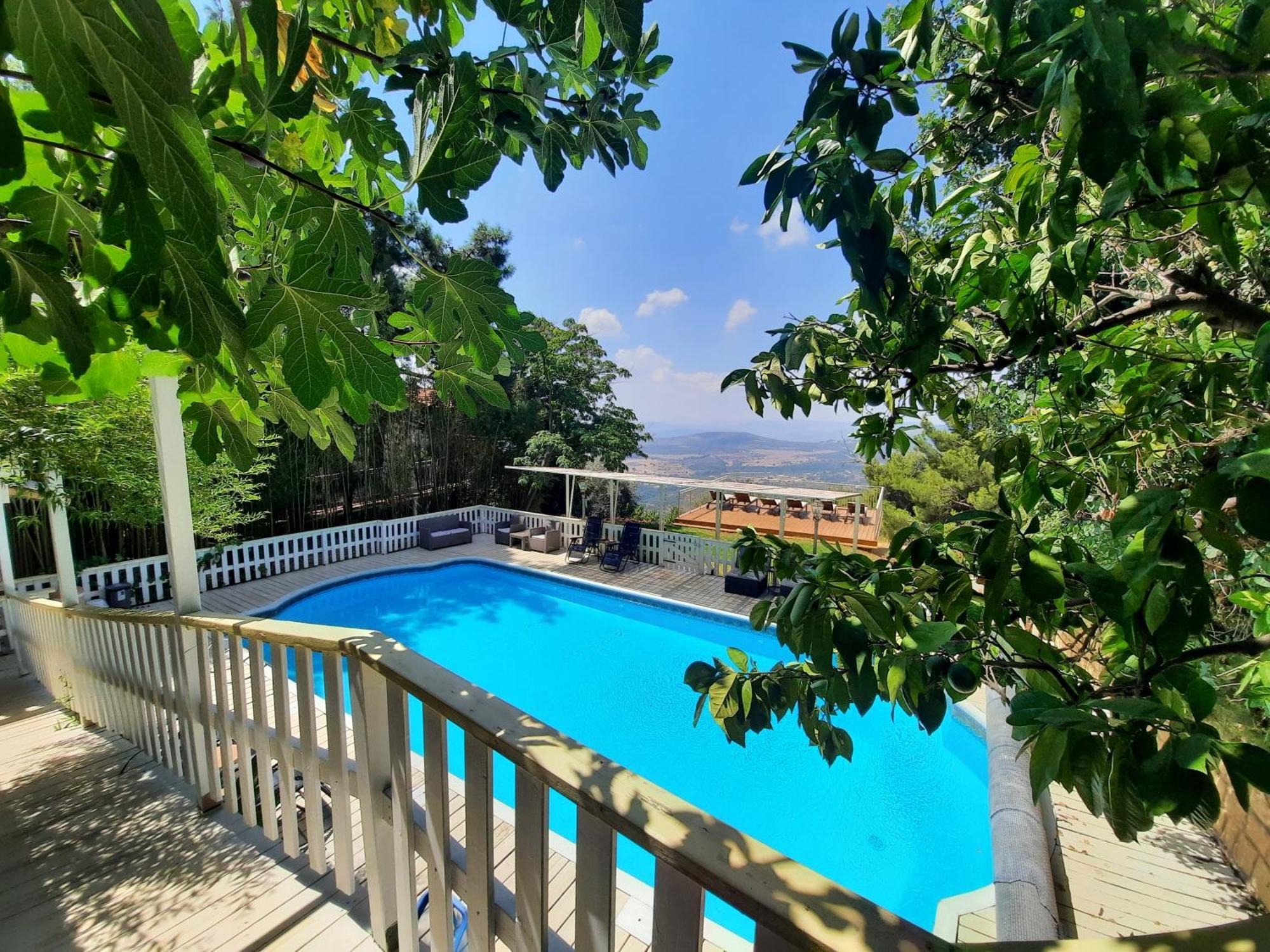 Ha'Seuda Ha'Achrona Suites Amirim Bagian luar foto