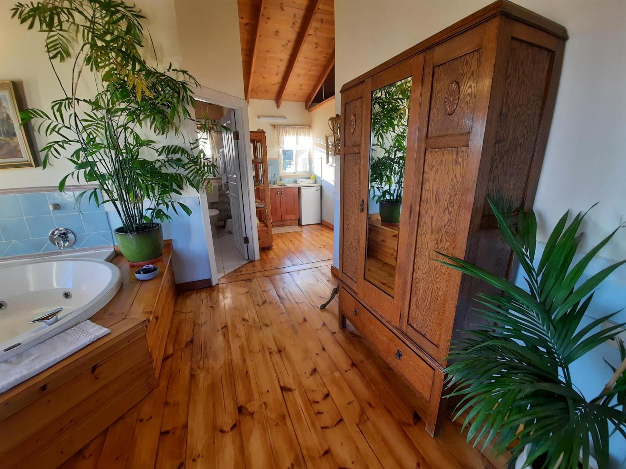 Ha'Seuda Ha'Achrona Suites Amirim Bagian luar foto