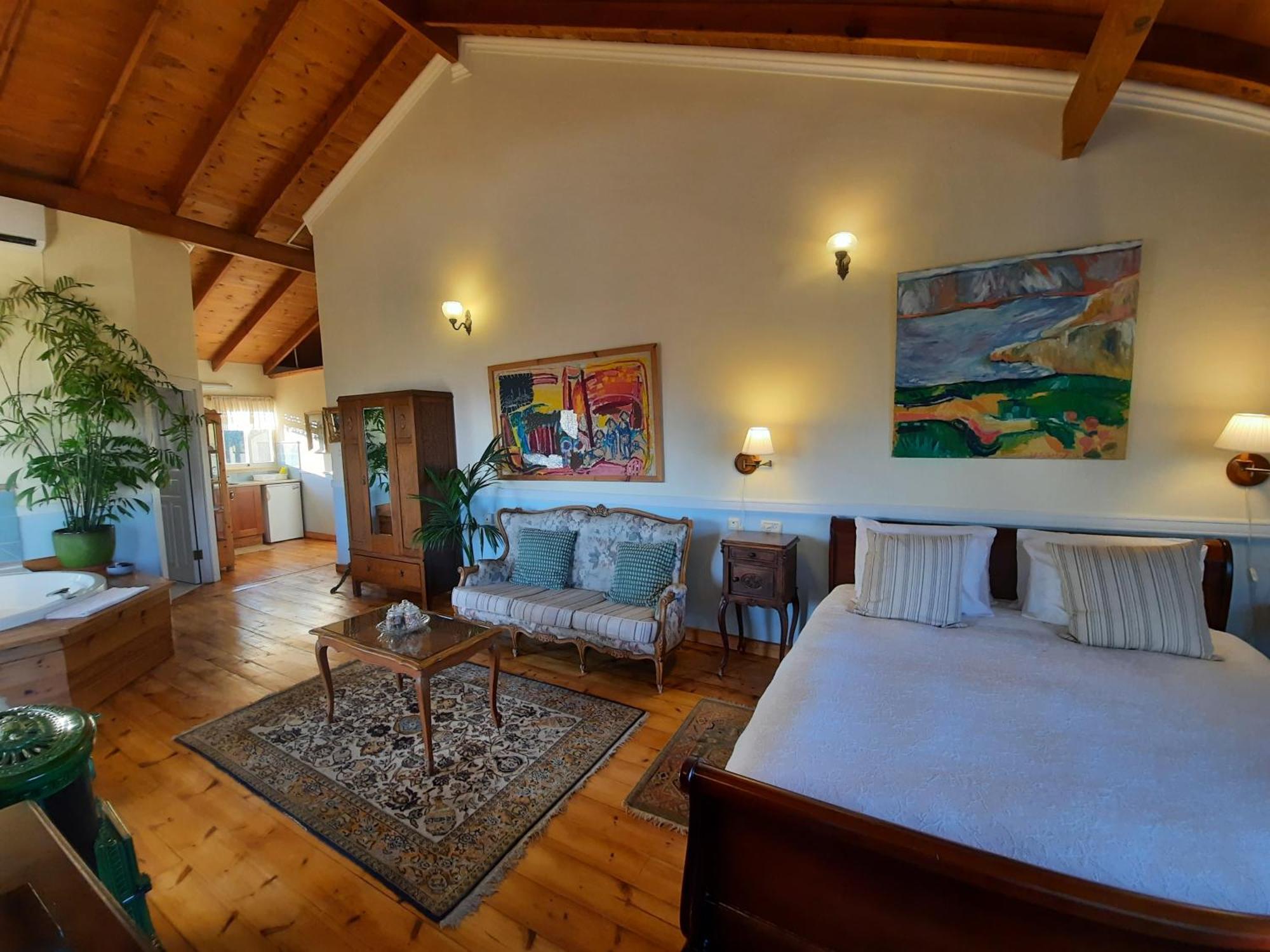 Ha'Seuda Ha'Achrona Suites Amirim Bagian luar foto