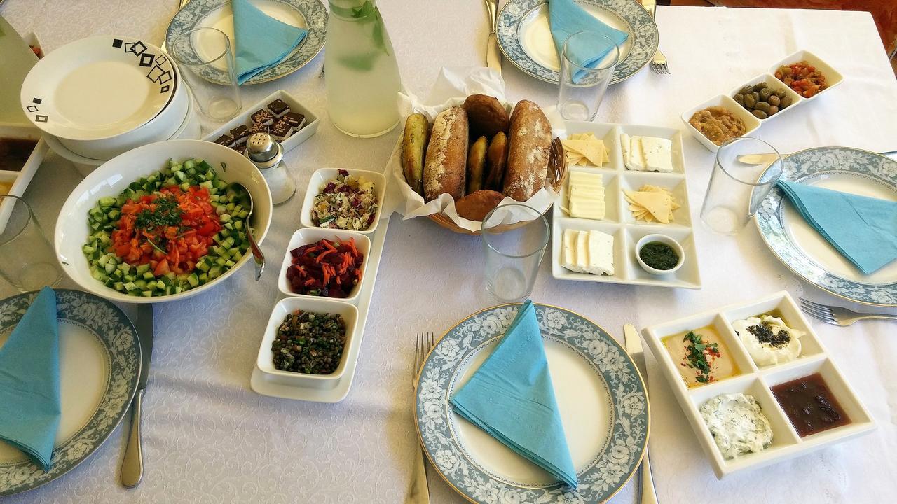 Ha'Seuda Ha'Achrona Suites Amirim Bagian luar foto